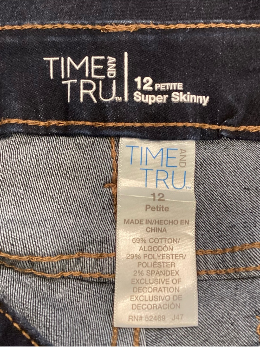 Time and Tru Dark Blue Straight-Leg Women's Jeans, size 12 Petite 💙 - Picture 6 of 7